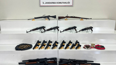 Akılalmaz operasyon kamerada: Her taşın altından bir silah çıktı!