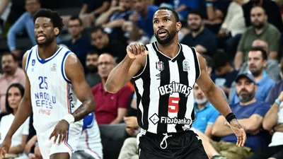 Beşiktaş Fibabanka Anadolu Efes'i devirdi, seriyi 2-2'ye getirdi