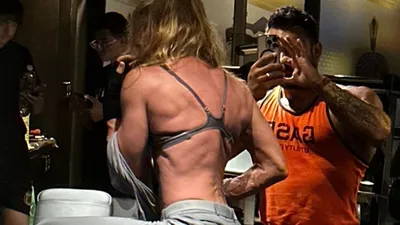 Mazhar Alanson'un 62 yaşındaki eşi Biricik Suden 'Super Woman'' oldu!