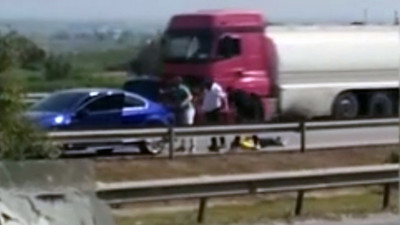 Trafik magandaları otoyolu savaş yerine çevirdi! Linç girişimi kamerada