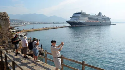 Antalya'da kruvaziyer turizminde 12 yıl sonra ilk yaşandı