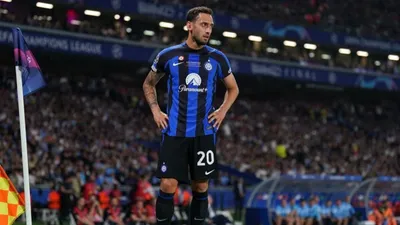 Hakan Çalhanoğlu'nun babasından transfer gündemine bomba gibi düşecek ifadeler
