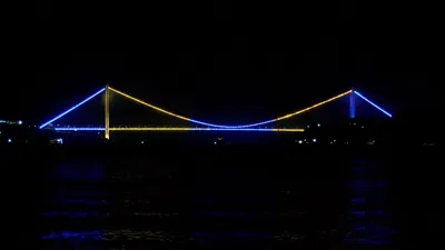 İstanbul Boğazı'ndaki köprüler, Fenerbahçe için ışıklandırıldı
