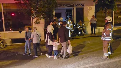Fatih'te otel yangını: İçeride mahsur kaldılar!