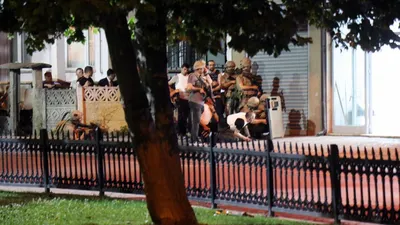 Filmleri aratmayan operasyon: Polisle çatıştı, yaralı halde saatlerce direndi
