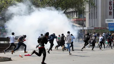 Vergi yasası tepkisi için halk sokağa döküldü: Onlarca yaralı var!