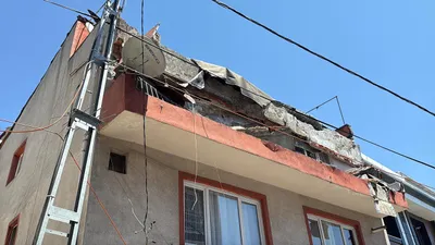 İstanbul'da balkonu çöken bina mühürlendi