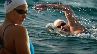 Türkiye'nin gururu Bengisu Avcı -13 derecede kulaç atmak için Kuzey Kanalı'nda!