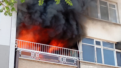 5 katlı apartmanda çıkan yangında can pazarı yaşandı