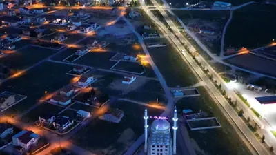 Göldeki su çekilmesi ilçeyi 1 metre çökertti!