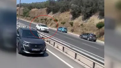 Ters yöndeki tam gaz trafik teröristi otoyolu birbirine kattı!
