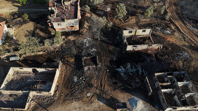 Uşak’ta devam eden yangının tahribatı gün ışığıyla ortaya çıktı