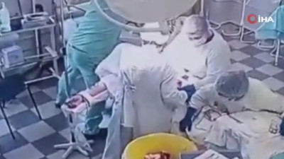 8,8 büyüklüğündeki depreme ameliyatta yakalanan doktorların soğukkanlılığı kamerada