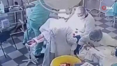 8,8 büyüklüğündeki depreme ameliyatta yakalanan doktorların soğukkanlılığı kamerada