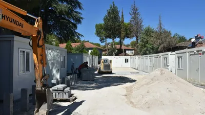 Depremin vurduğu Balıkesir'de konteyner mahalleler oluşturuldu