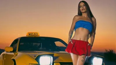 Ünlü DJ Erdem Kınay'dan güzel şarkıcı Simge Sağın hakkında ikinci bomba