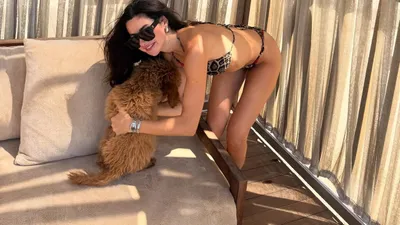 Güzel oyuncu Nesrin Cavadzade ''hem düşman hem manken çatlatmaya devam'' dedi