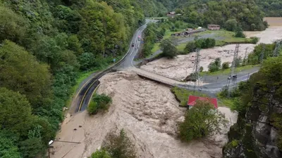 Rize'yi yutan çamur selinde ölüm kalım savaşının kahramanı onlar oldu!
