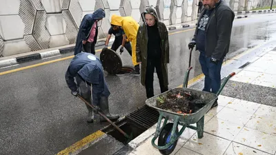 Manisa Büyükşehir ve MASKİ Ekipleri Yağmur için Sahada