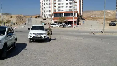 Mahalleye dev operasyon ! Giriş çıkışlar tutuldu