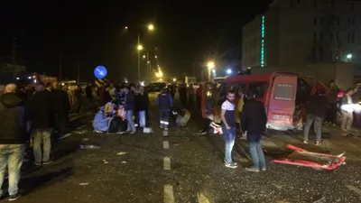İşçi servisi ile cip çarpıştı: Ölü ve yaralılar var