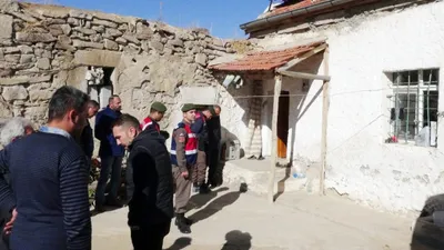 Yaşlı adam cinnet getirdi: 2 ölü