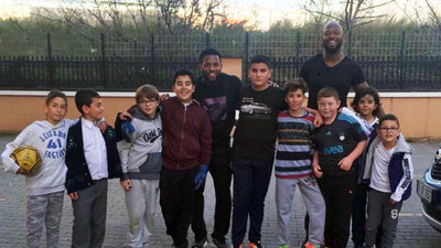 Jeremain Lens'ten anlamlı ziyaret