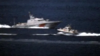 Kardak Kayalıkları'nda kovalamaca !