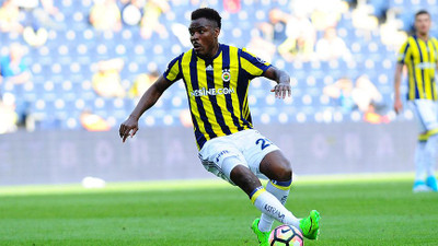 Emenike'den Iraklı futbolcuya şok hareket !
