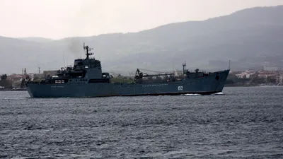 Rus gemisi Çanakkale Boğazı'ndan geçti