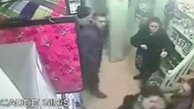 Emre Aşık'ın eşi uğruna vetirineri dövmüştü ! Ve mutlu son...