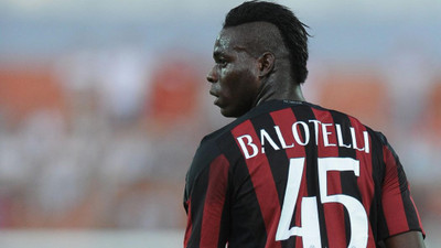 Balotelli: Messi ile Ronaldo’yu öldürmeliyim