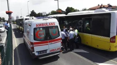 Metrobüs kaza yaptı: Yaralılar var