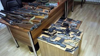 İki evi silah atölyesine çevirmişler