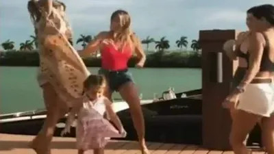 Şeyma Subaşı ve kızı Melisa'nın dansı 