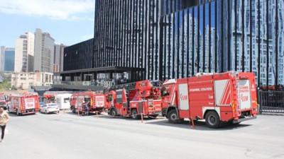 İstanbul'da plazada yangın çıktı ! Korku dolu anlar...
