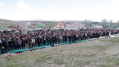 Binlerce kişi toplanıp dua etti !