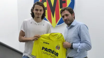 Enes Ünal Hadise şarkısıyla karşılandı