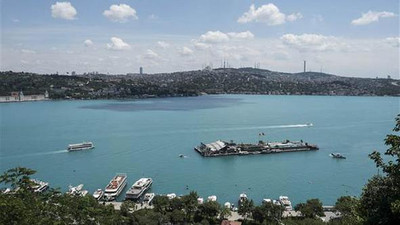 İstanbul Boğazı'nda şaşırtan renk ! Sebebi ne ?