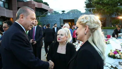 Cumhurbaşkanı Erdoğan, sanatçı ve sporculara iftar verdi