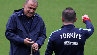 Nihat Kahveci Fatih Terim'i 'ti'ye aldı