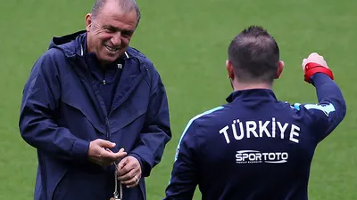 Nihat Kahveci Fatih Terim'i 'ti'ye aldı