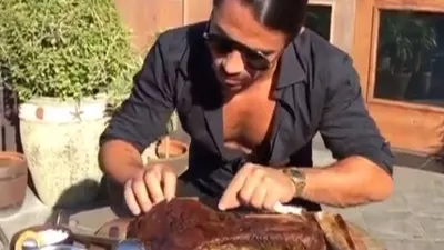 Nusret'e ''oruçluyuz insafsız'' tepkisi
