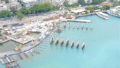 Denize yüzlerce kazık çakıldı