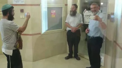Haber merkezini bastılar !