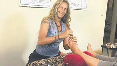Sosyetik isim Bali'de masöz oldu