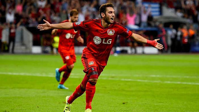 Hakan Çalhanoğlu, dünya devine imzayı atıyor