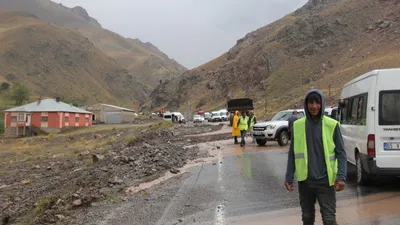 Van-Hakkari karayolu ulaşıma kapandı