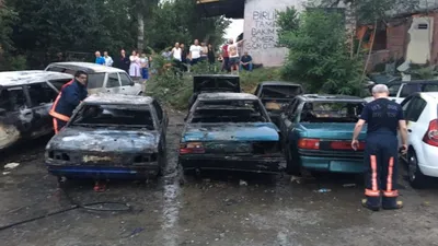 İstanbul'da 6 otomobil alev alev yandı