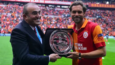 Elmander Galatasaray'ın transfer hedefini açıkladı
